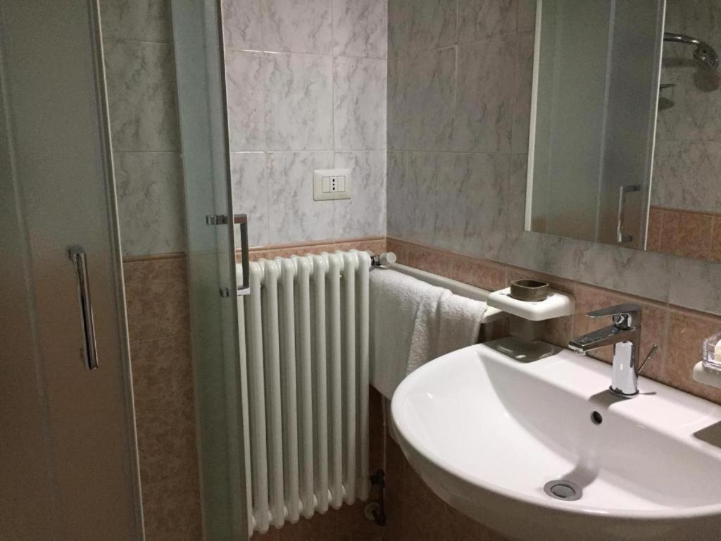 Апартаменты Ded 2 Only Sleep Bagno Privato Парма Экстерьер фото